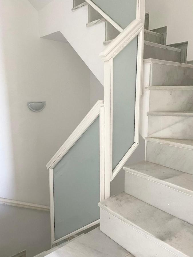 Modern Three-Level Apartment Near The Sea بينالماذينا المظهر الخارجي الصورة